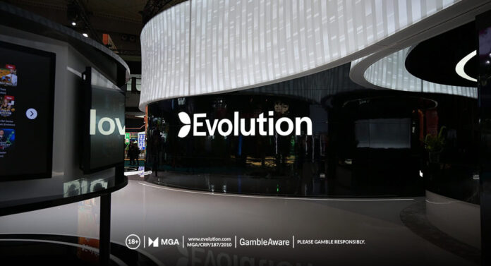 evolution-ice-barcelona-hasbro-monopoly